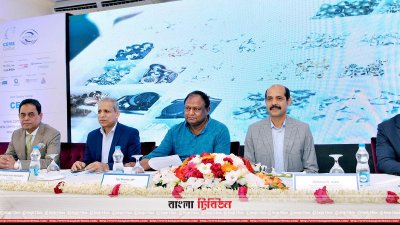 ঢাকা ইন্টারন্যাশনাল ইয়ার্ন অ্যান্ড ফেব্রিক শো অনুষ্ঠানে কথা বলছেন বাণিজ্যমন্ত্রী টিপু মুনশি