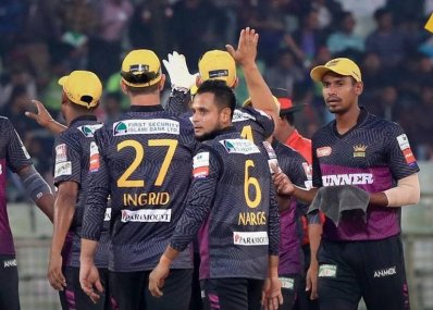 চিটাগংকে হারিয়ে লড়াই জমিয়ে দিলো রাজশাহী