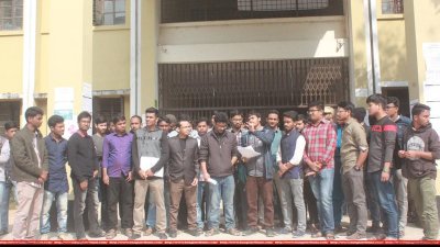 প্রেস ব্রিফিংয়ে ক্লাস বর্জনের ঘোষণা শিক্ষার্থীদের
