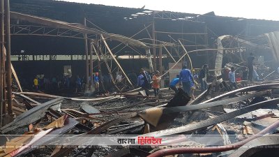 রূপগঞ্জে ফার্নিচার কারখানায় আগুন, ৭ শ্রমিক আহত