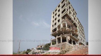 অবৈধ স্থাপনার বিরুদ্ধে চলছে উচ্ছেদ অভিযান