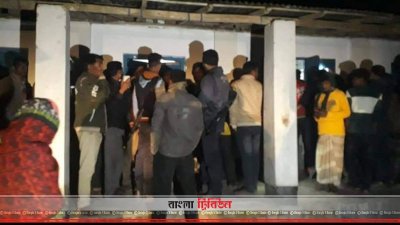 গাইবান্ধায় প্রধান শিক্ষককে উদ্ধারে  পুলিশের রাবার বুলেট নিক্ষেপ, আহত ৬