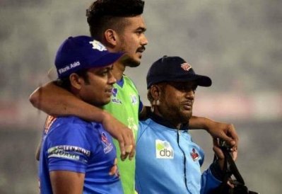 বিপিএলে একটি ক্যাচ নিতে গিয়ে সর্বনাশ হয়েছে তাসকিনের