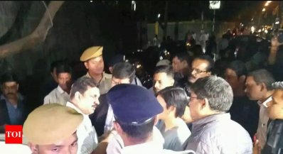 সিবিআই-কলকাতা পুলিশ সংঘাতে উত্তপ্ত পার্লামেন্ট, বিজেপিবিরোধী ঐক্য বিরোধীদের