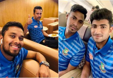 যাওয়ার পথে ক্রিকেটারদের তোলা সেলফি।