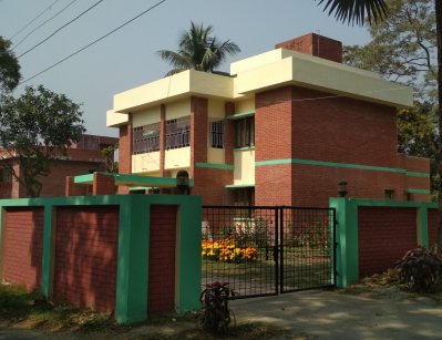 এ-২০ টাইপের এই বাসাটি নিয়ম ভেঙে  সংস্কার করা হয়েছে