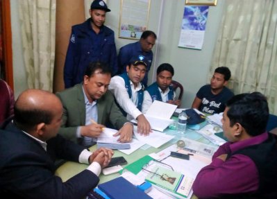 পল্লী বিদ্যুৎ অফিসে দুদক, দুইজনকে আটকের পর জরিমানা