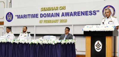 সমুদ্র মহড়া নিয়ে নৌবাহিনীর সেমিনারে বক্তব্য রাখছেন রিয়ার অ্যাডমিরাল এম আবু আশরাফ। (ছবি: আইএসপিআর এর সৌজন্যে)