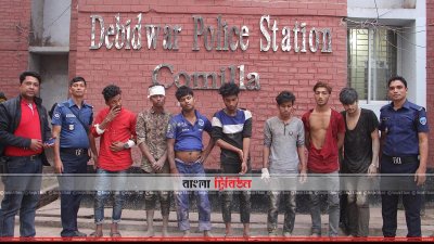 গণপিটুনির পর সাত জনকে পুলিশের হাতে তুলে দেওয়া হয়
