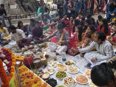 জবিতে আড়ম্বরপূর্ণ আয়োজনে বিদ্যাদেবীর পূজা