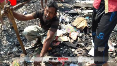 কুমিল্লায় আগুনে পুড়লো সাতটি দোকান