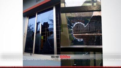 দুর্বৃত্তের হামলায় ক্ষতিগ্রস্ত সাংবাদিকের বাড়ির জানালা