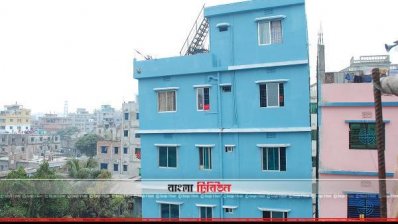 হেলে পড়া ভবন (ফাইল ছবি)