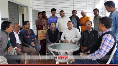 মতবিনিময় সভায় অন্যদের মধ্যে হাসানুল হক ইনু (ছবি&ndash; প্রতিনিধি)