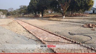 চলছে কবরস্থান তৈরির কাজ