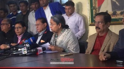 প্রেস ব্রিফিংয়ে বক্তব্য রাখছেন ডা. দীপু মনি