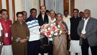 গণভবনে প্রধানমন্ত্রীর সঙ্গে সাক্ষাৎ করেন ঢাকা উত্তরের নব নির্বাচিত মেয়র আতিকুল ইসলাম
