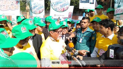 ঢাকার দুই সিটির নির্বাচন নিয়ে সংবাদিকদের সঙ্গে কথা বলেন কে এম নূরুল হুদা