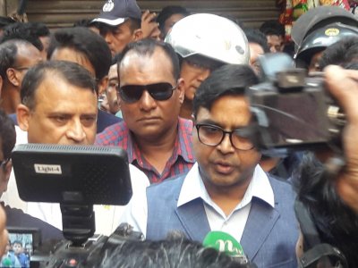 মেয়রের নেতৃত্বে অভিযান চলছে