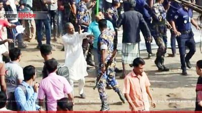 রোহিঙ্গা ক্যাম্পে এনজিওদের নিয়োগে স্থানীয়দের অগ্রাধিকারের দাবি