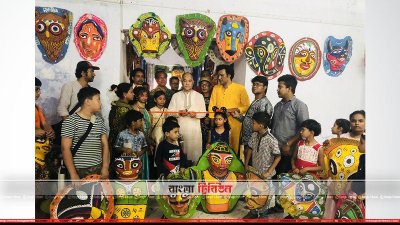যশোর চারুপীঠ আর্ট রিসার্স ইনস্টিটিউটে আয়োজন করা হয় এই মুখোশ উৎসব