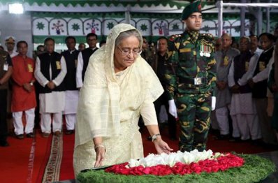 বঙ্গবন্ধুর প্রতিকৃতিতে শ্রদ্ধা জানিয়েছেন প্রধানমন্ত্রী