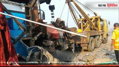 সিরাজগঞ্জে দুই বাসের মুখোমুখি সংঘর্ষ