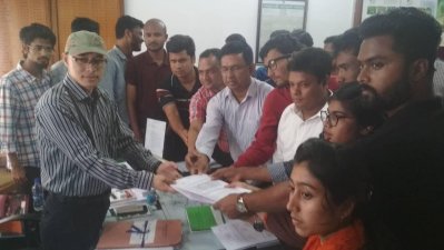 সিকৃবি শিক্ষার্থীদের প্রধানমন্ত্রী বরাবর স্মারকলিপি