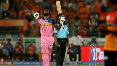 সেঞ্চুরি হাঁকিয়েছেন সানজু স্যামসন