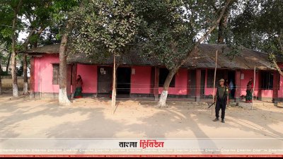 কুমিল্লার বুড়িচং উপজেলার গাজীপুর সরকারি প্রাথমিক বিদ্যালয় কেন্দ্রে সকাল সাড়ে ৮টার চিত্র