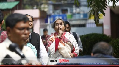 চুপ করার ইশারা মন্ত্রীর
