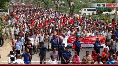 নরসিংদীতে পাটকল শ্রমিকদের বিক্ষোভ