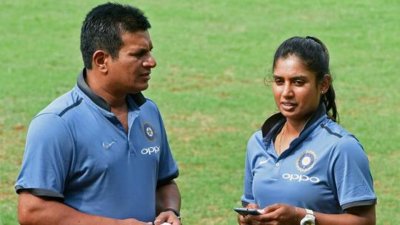 বাজির অপরাধে গ্রেফতার ভারতীয় নারী দলের সাবেক কোচ।