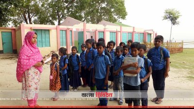 ছাউনিহীন বিদ্যালয় ও শিক্ষার্থী