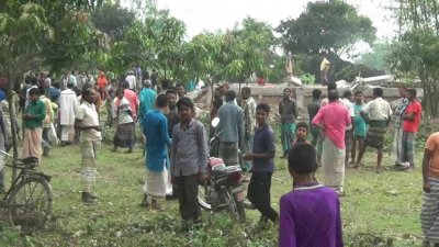 ভ্রাম্যমাণ আদালতের ওপর গ্রামবাসীর হামলা