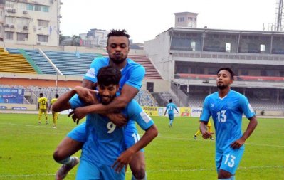 আবাহনীর দুই গোলদাতা জীবন ও সানডের উল্লাস