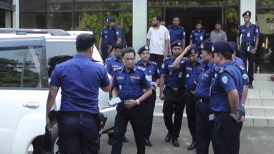 মঙ্গলবার নুসরাতকে পুড়িয়ে হত্যা চেষ্টার ঘটনাস্থল পরিদর্শন করেন পুলিশের চট্টগ্রাম রেঞ্জ ডিআইজি