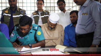 নুসরাতের বাবা একেএম মানিক