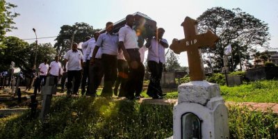 যে কারণে শ্রীলঙ্কায় সিরিজ হামলায় নিহতের সংখ্যা কমলো প্রায় ১০০