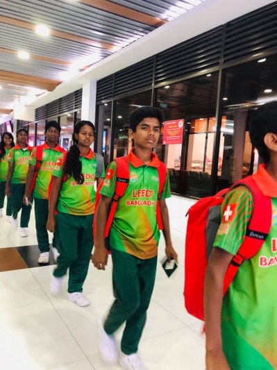 দেশ ছাড়ছে পথশিশুরা