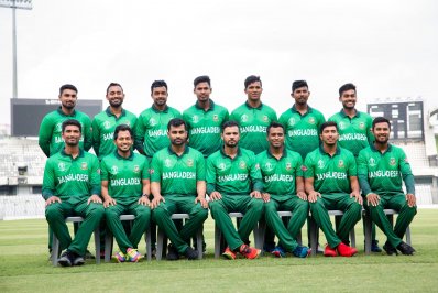 সবুজ রঙের সেই জার্সিসহ বাংলাদেশ দল।