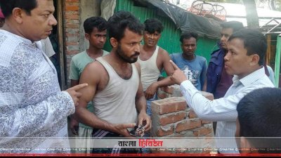 অভিযানে মহেশখালী উপজেলা সহকারী কমিশনার (ভূমি) অং গ্যাজাইন মারমা 