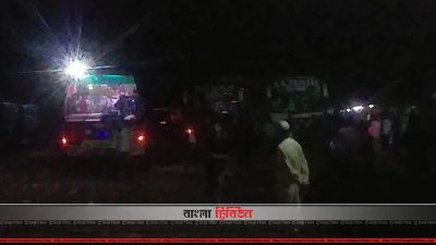 শিমুলিয়া ঘাটে ফেরি পারাপারের অপেক্ষায় যানবাহন (ছবি&ndash; প্রতিনিধি)