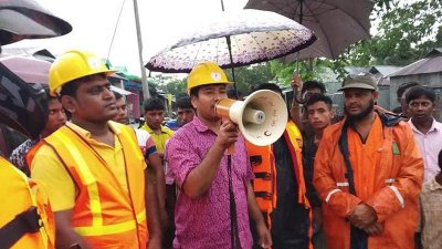 সুবর্ণচরে মাইকিং করছে উপজেলা প্রশাসন