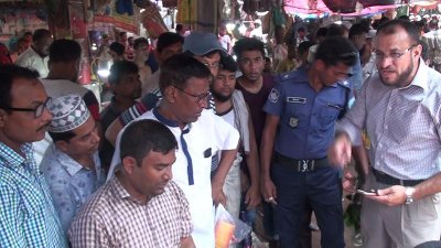 মাছের বাজারে তদারকি