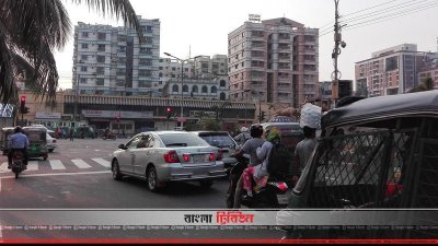 রাজধানীর রাস্তায় যান চলাচল (ফাইল ছবি)