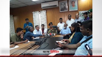 প্রেস ব্রিফিং করছেন বিএসএমএমইউ পরিচালক ব্রিগেডিয়ার জেনারেল একেএম মাহবুবুল হক