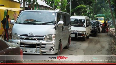 পাটুরিয়া ঘাটে ব্যক্তিগত গাড়ির চাপ বেশি