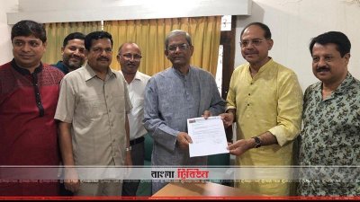 ধানের শীষ প্রতীকের চিঠি হাতে গোলাম মোহাম্মদ সিরাজ