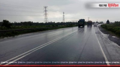 ঢাকা-টাঙ্গাইল মহাসড়কে স্বাভাবিক গতিতে চলছে গাড়ি, সল্লা এলাকা থেকে তোলা ছবি